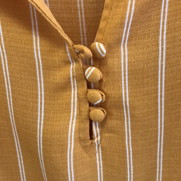 IRIS yellow top with beautiful ruffle details - Picture 3 of 5